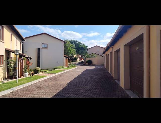 2 BEDROOM TOWNHOUSE FOR SALE IN WILLOWBROOK